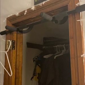 Pull up bar